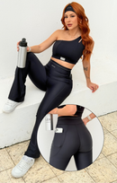 Calça Legging Flare Maya Cintura Alta em Poliamida Recortes e Bolso Lateral